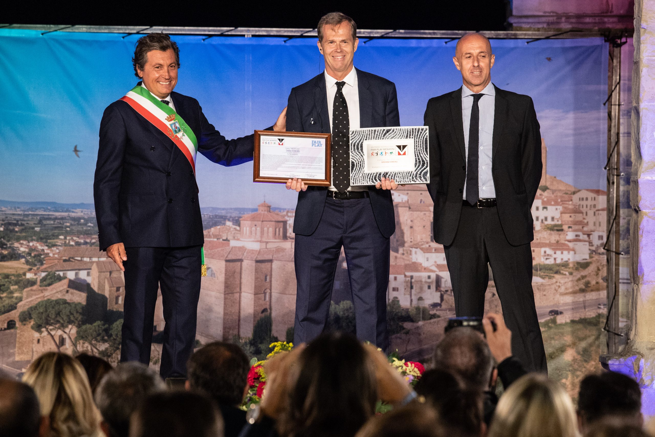 Mayor Mario Agnelli with Stefan Edberg e Riccardo Nigi, director Consumer Healthcare Menarini Italia