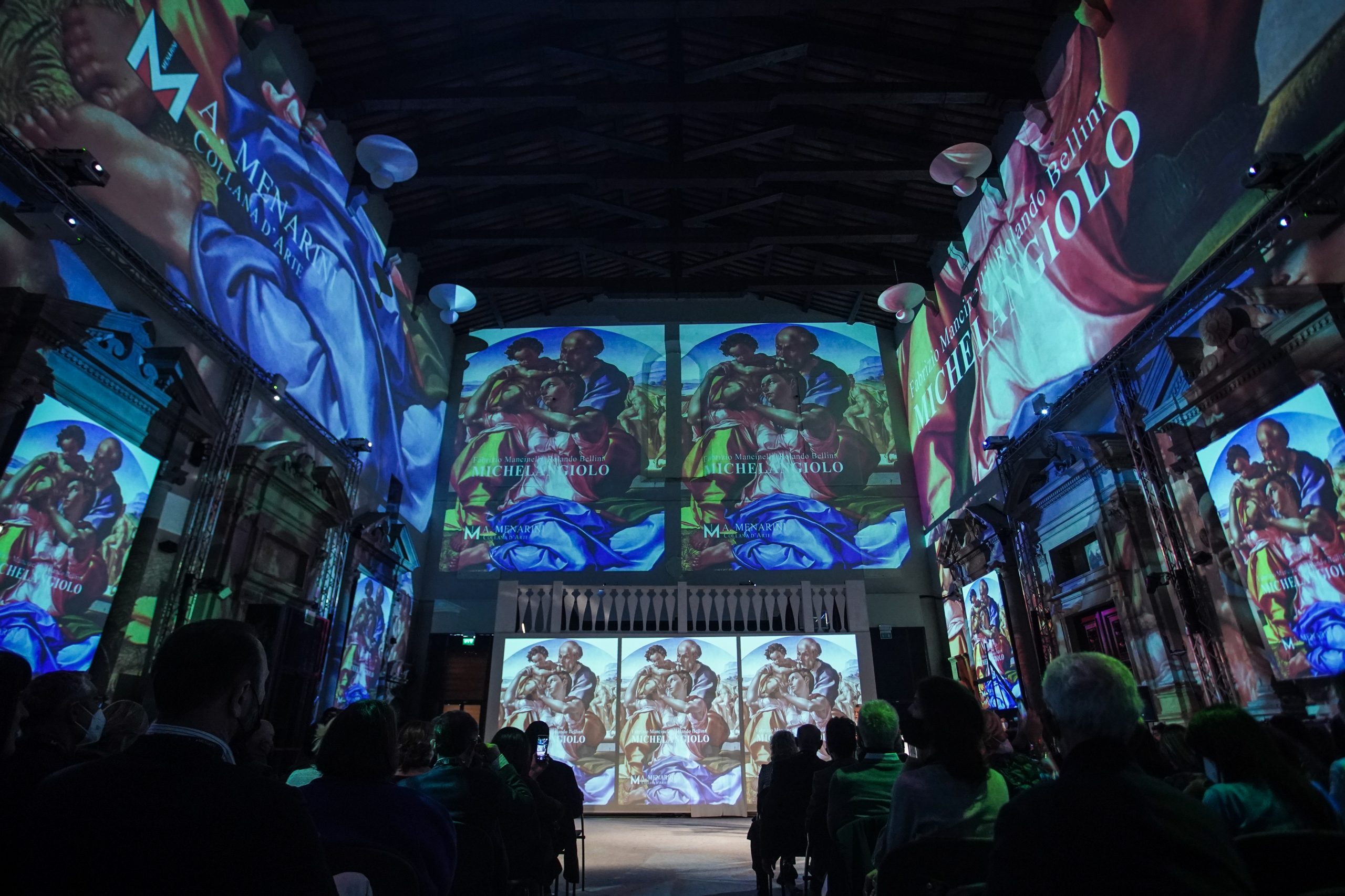 Videoprojections in the church of Santo Stefano al Ponte